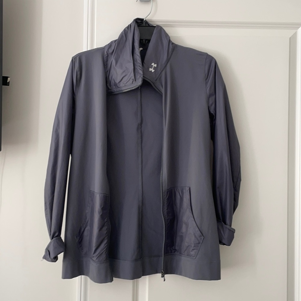 Never worn - zip up